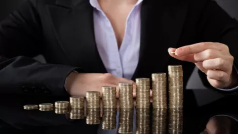 NZ dollar rises to new records vs. euro and Aussie